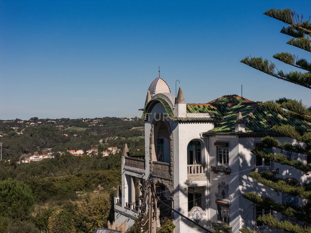 Palacete com 5 Quartos no Coração de Sintra - Image 8