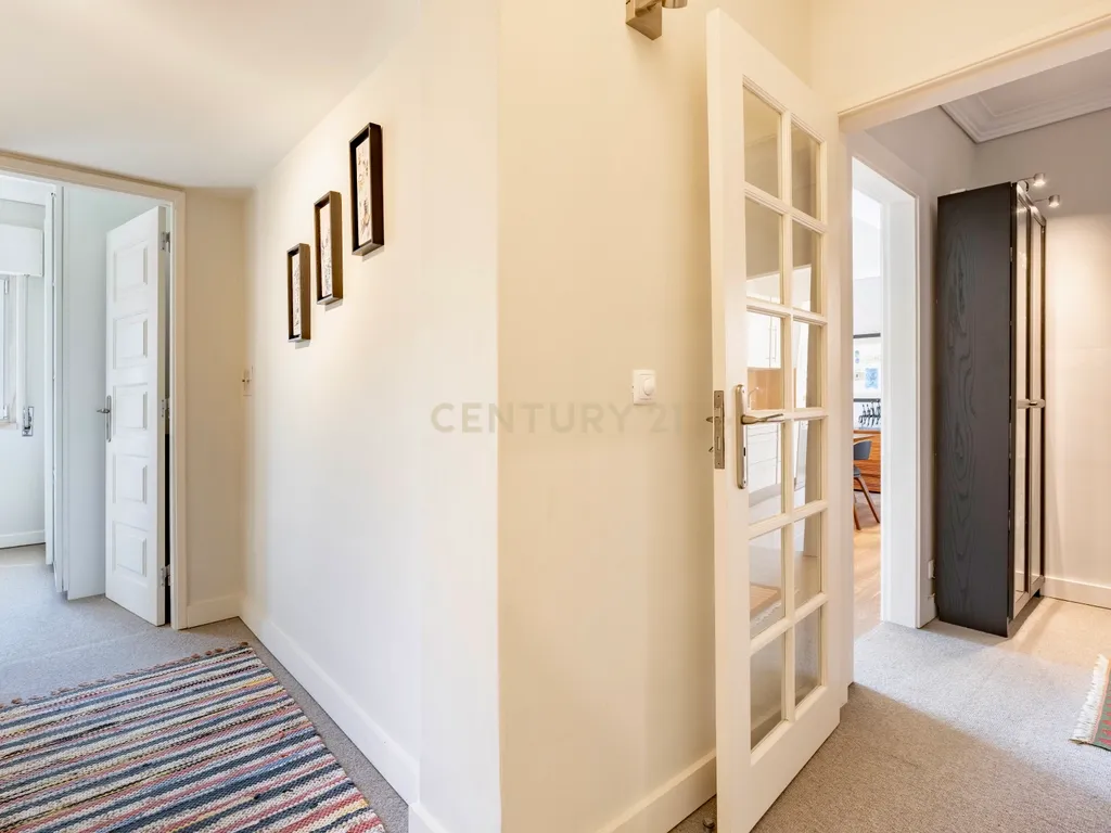 Apartamento T2 em Cascais com Vista para a Cidade - Image 15