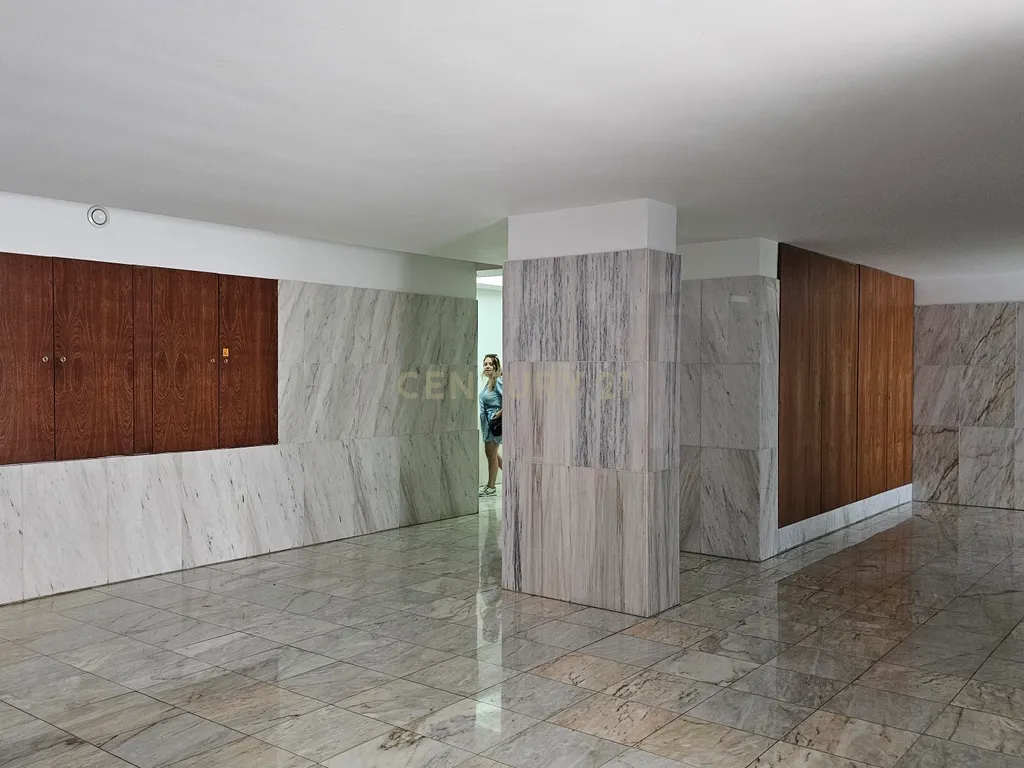 Apartamento T2 com varanda, garagem - Condomínio Fechado de referência Brandinhães, Cidade da Maia - Image 25