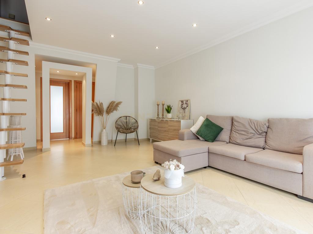 Apartamento T2 +1 em Quinta do Conde - Image 12
