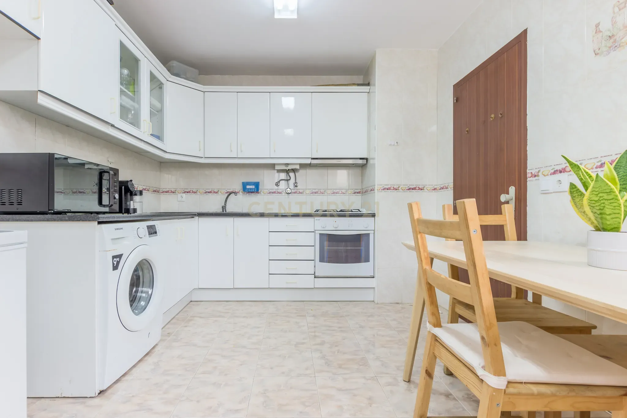 Apartamento T1 em Cidade Sol, Santo António Charneca - Image 9