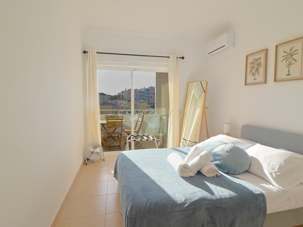 T0+1 mobilado, em condominio c/ piscina, Portimão - Image 11