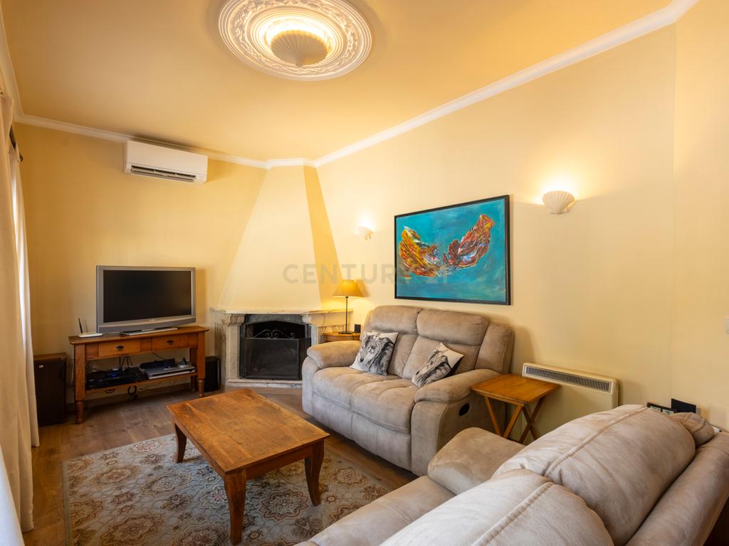 🏡 Moradia Isolada com piscina – Quinta do Conde - Image 2