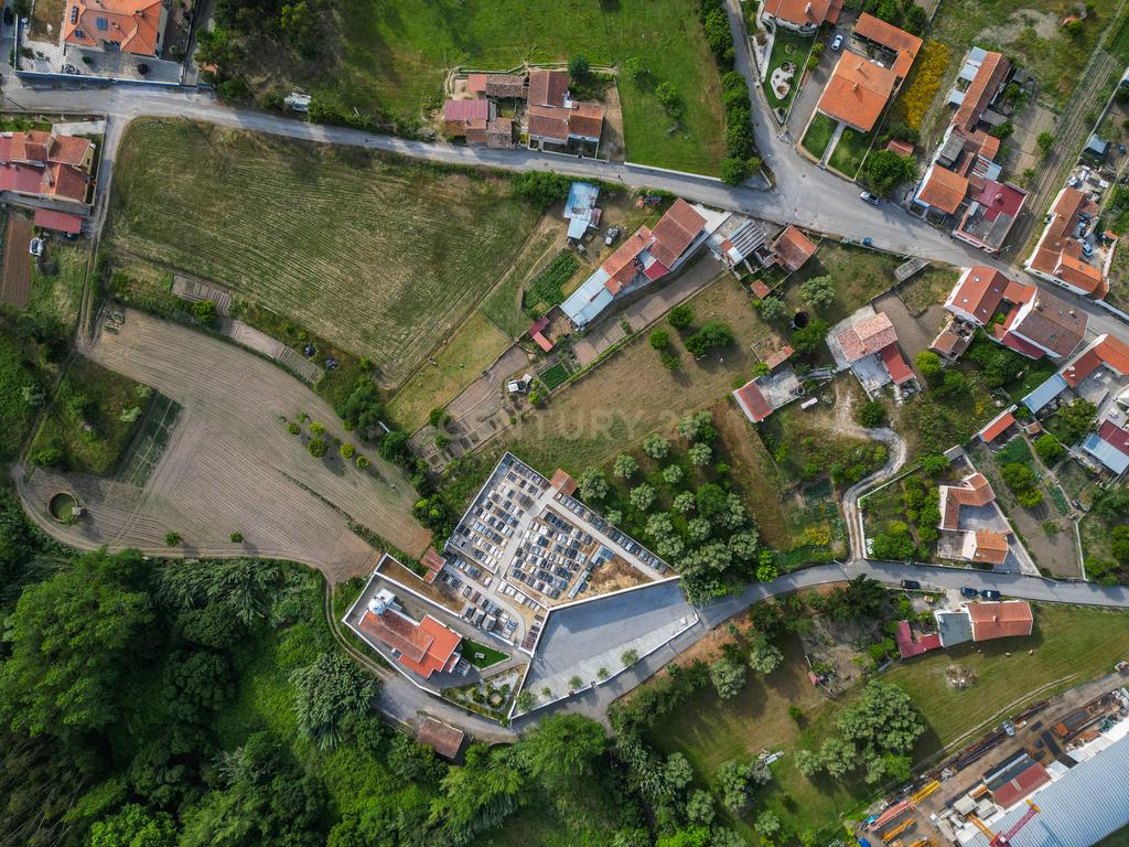 Moradia para Reabilitar com Terreno de 2.590m² em Gatões – Montemor-o-Velho - Image 4