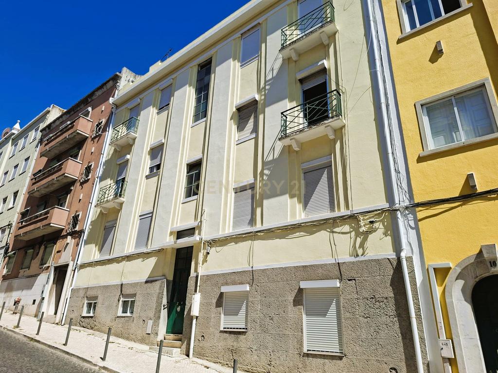 Apartamento Renovado em open-space na Penha de França, Lisboa - Image 20