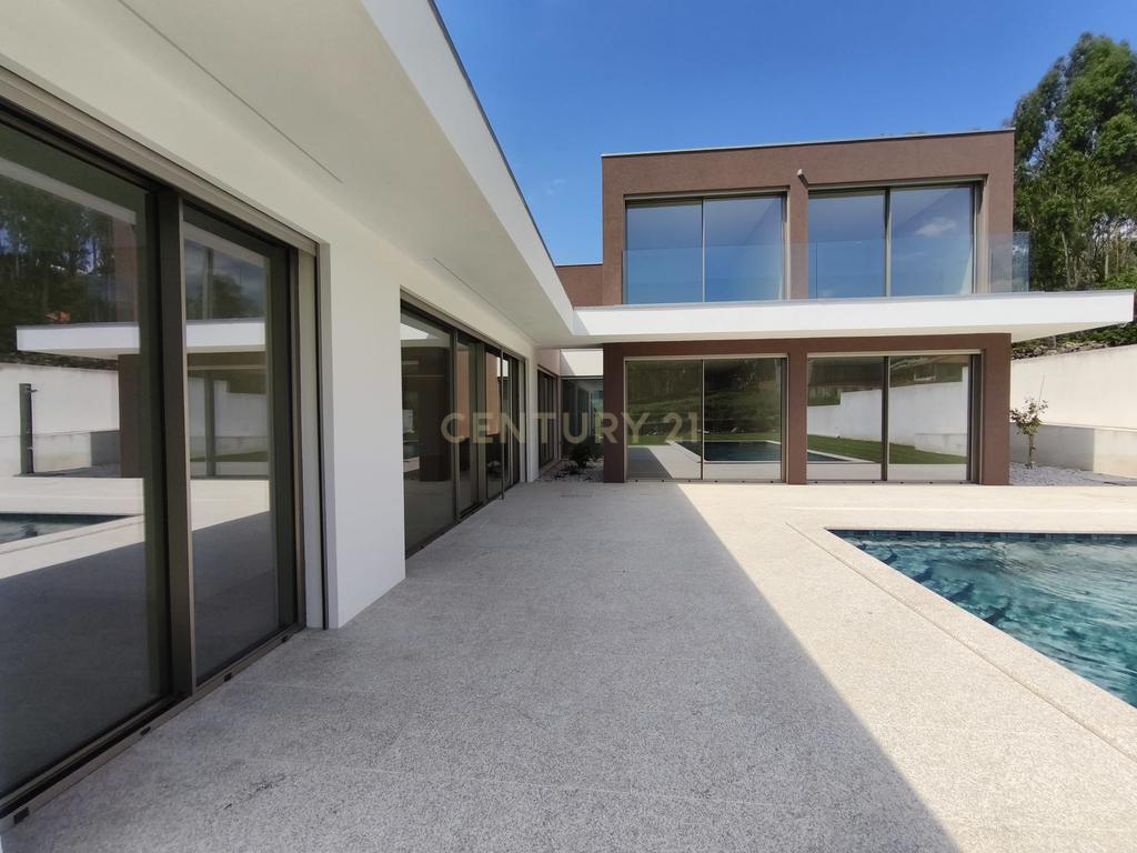 Luxuosa Moradia em Marinhas - Esposende com Vista para a Montanha e Piscina - Image 3