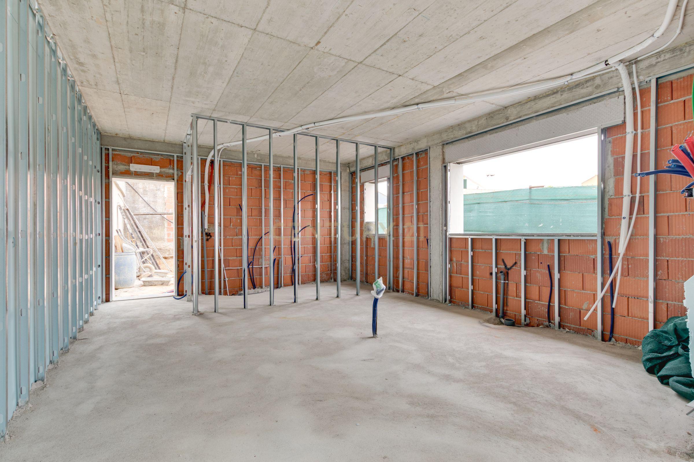 Fotografia 7 de Moradia Térrea em Construção: Conforto e Modernidade no Ramalhal, Torres Vedras