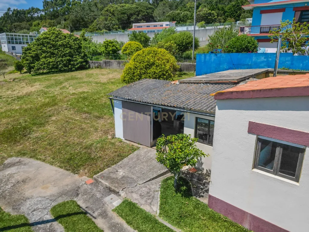 Moradia T4 com Vista Mar e Cidade - Image 20