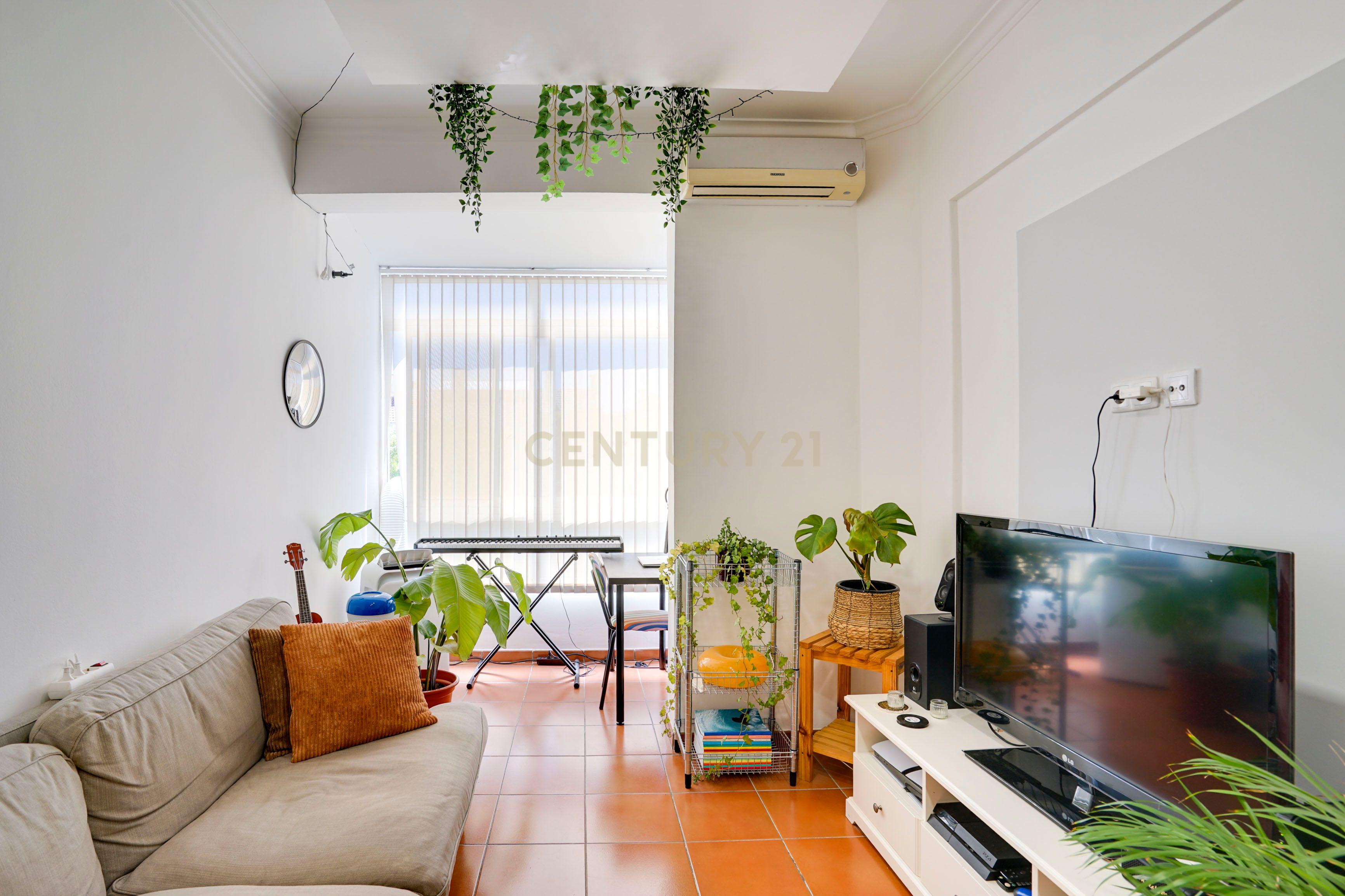 Apartamento T2 em Odivelas, perto de Metro e serviços, Lisboa