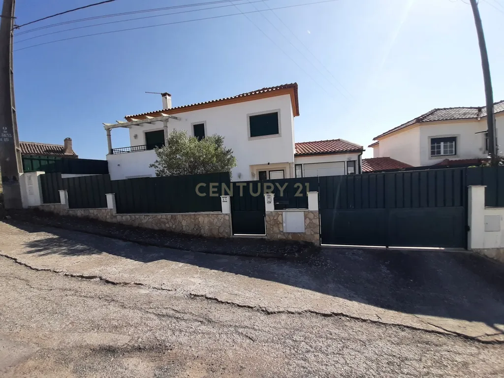 Moradia T3 na Lourinhã com Piscina Garagem e Churrasqueira - Image 57