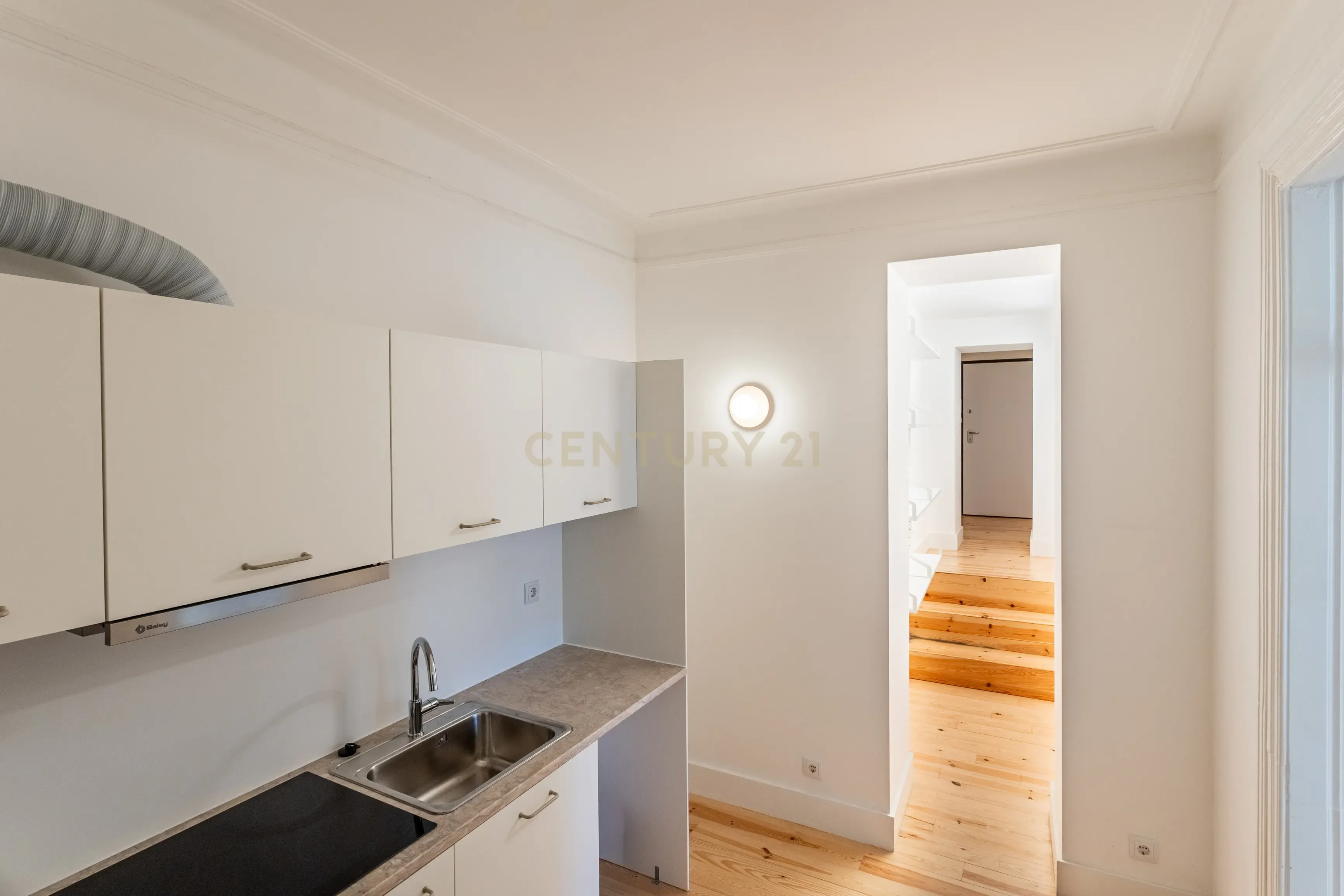 Apartamento T1 remodelado para arrendamento na Av. António Augusto Aguiar – pohled 6