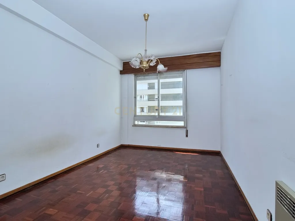 Apartamento T2 na Quinta do Marquês, Oeiras - Image 8