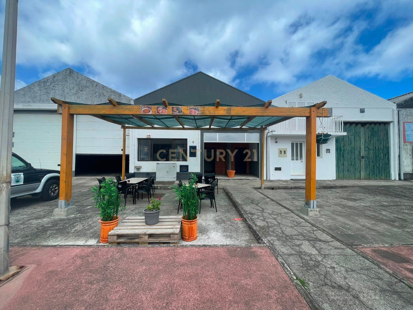 Oportunidade de Negócio — Bar/Restaurante no Centro de Santa Cruz das Flores