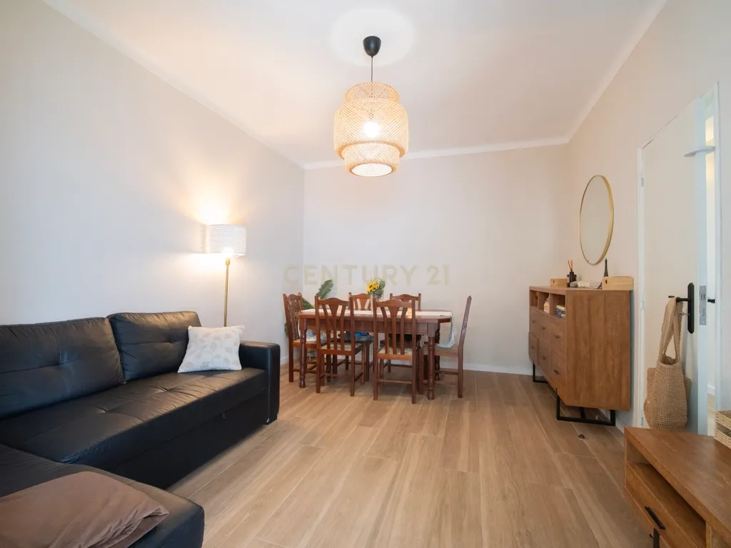 Moradia T2 Renovada, com 119 m² de Logradouro - Image 4