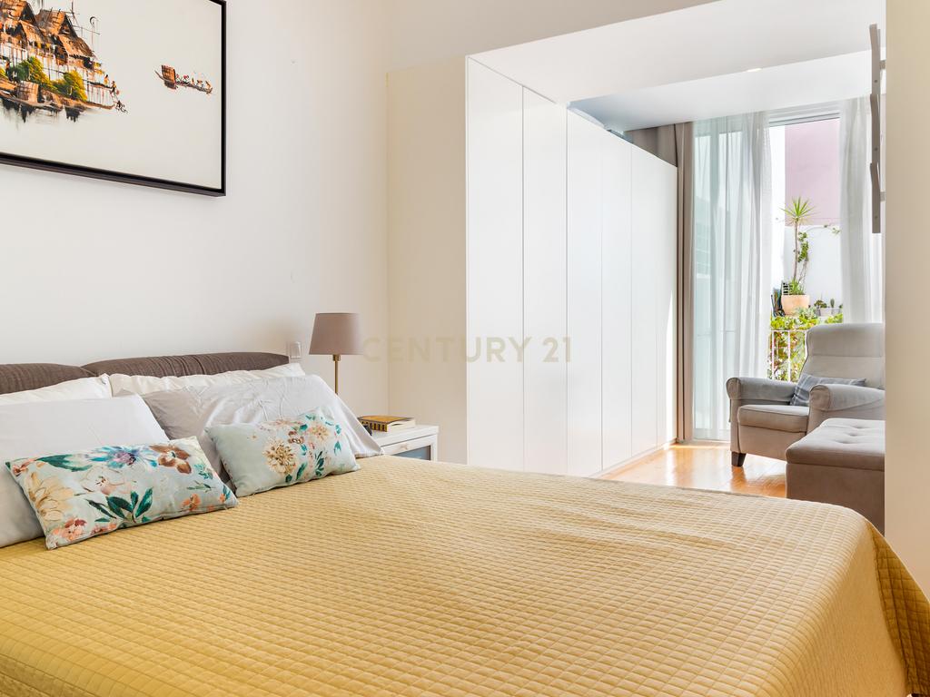 Extraordinário apartamento T3+1 com pátio exterior privado, junto ao Campo Pequeno, Lisboa. Em Venda! - Image 7