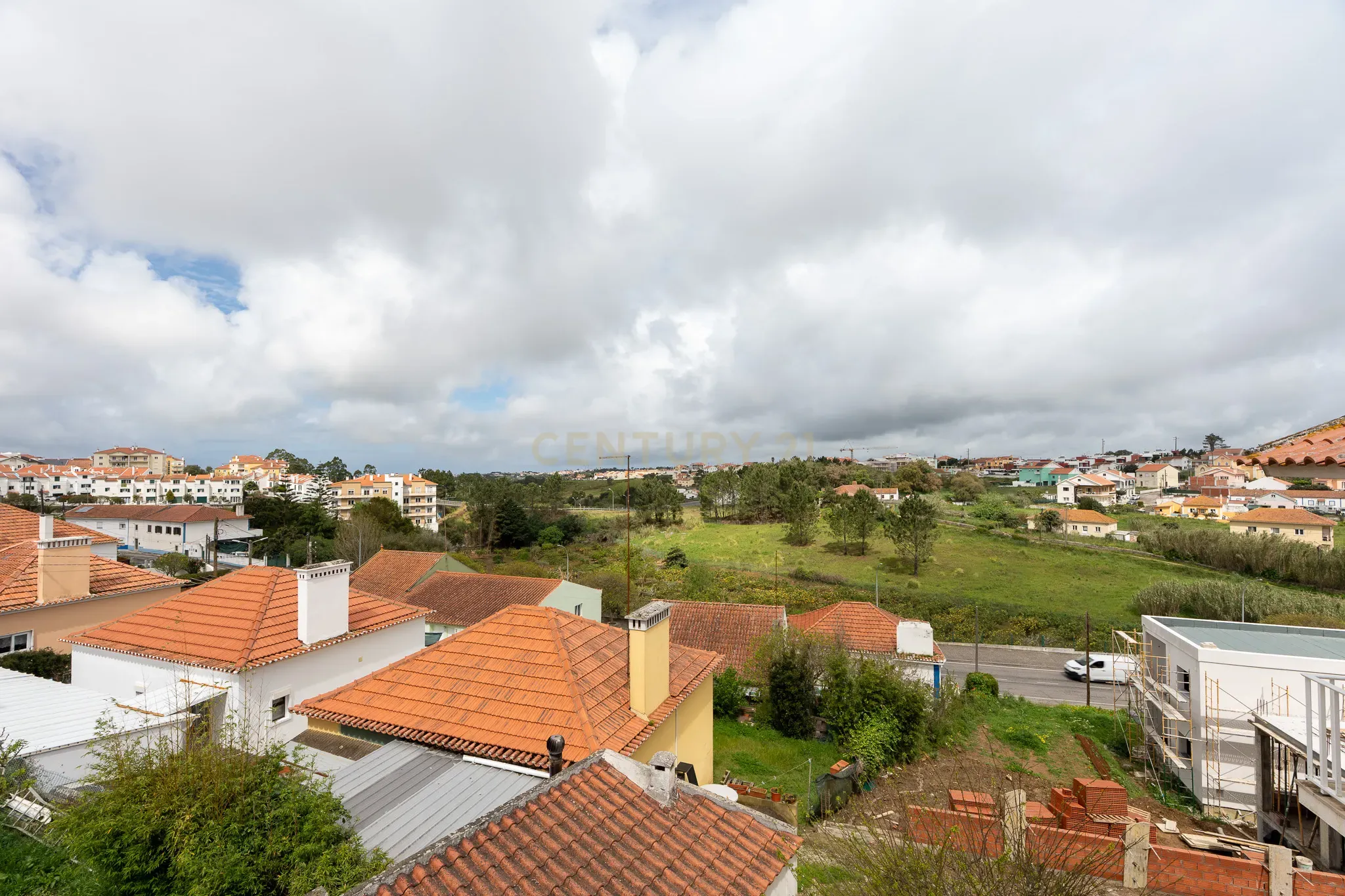 **ESPECTACULAR MORADIA T3 NO CENTRO DE MAFRA** - Image 30