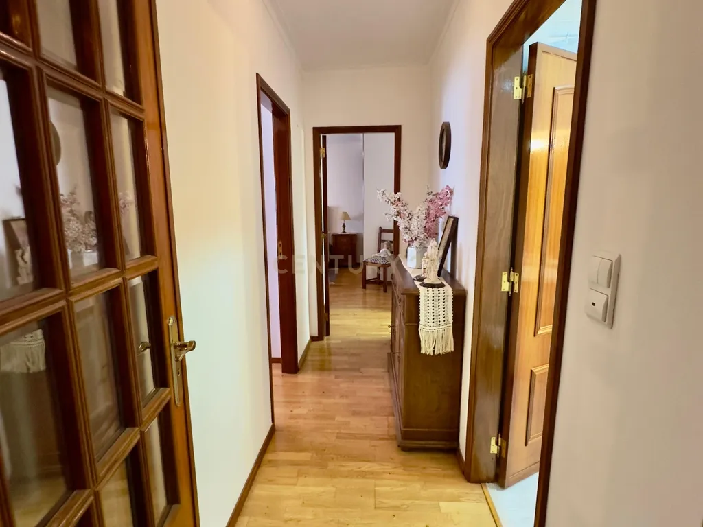 Apartamento T2 em Massamá Norte - Image 13