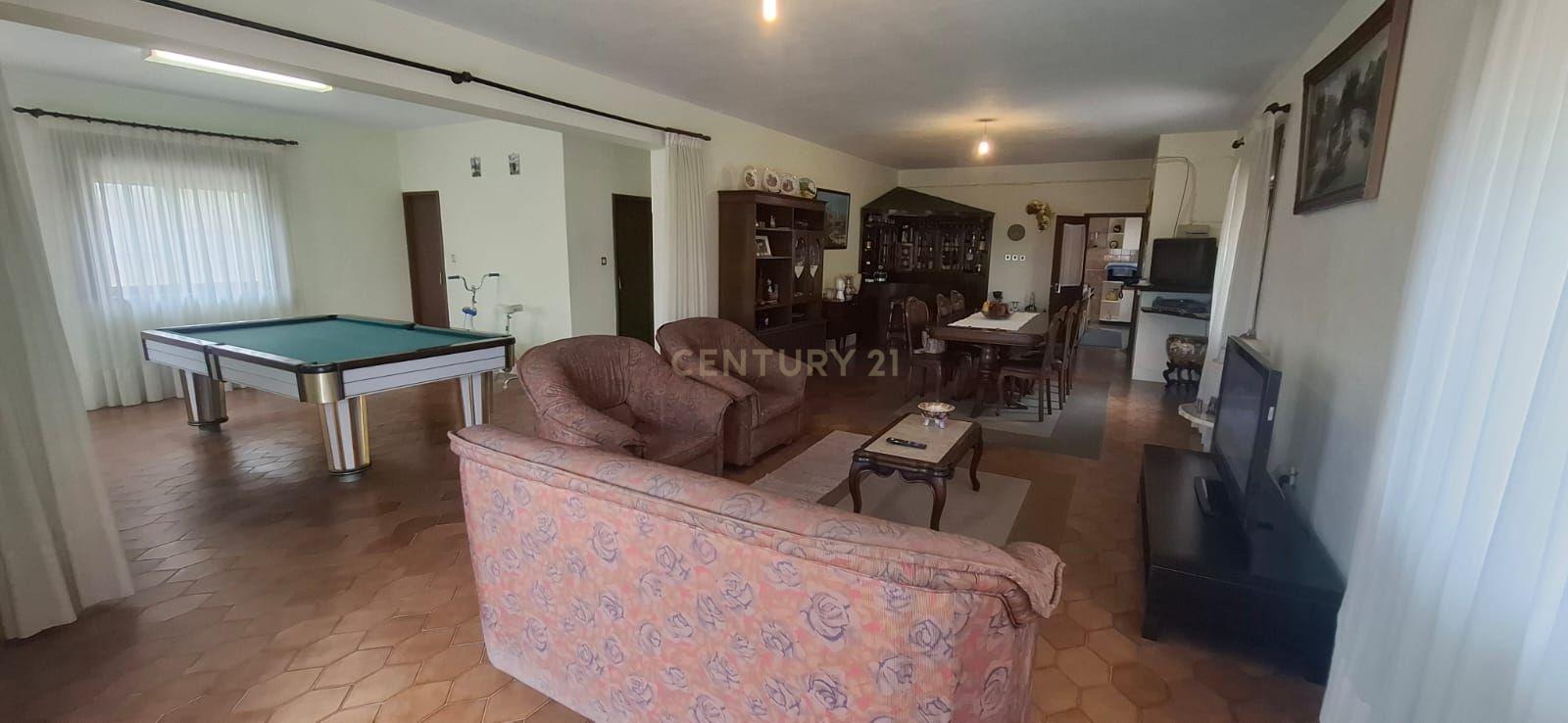 Fotografia 7 de MORADIA DE TRÊS PISOS, QUATRO FRENTES E UMA ÓTIMA ZONA EXTERIOR GIESTEIRA / PÓVOA DE VARZIM