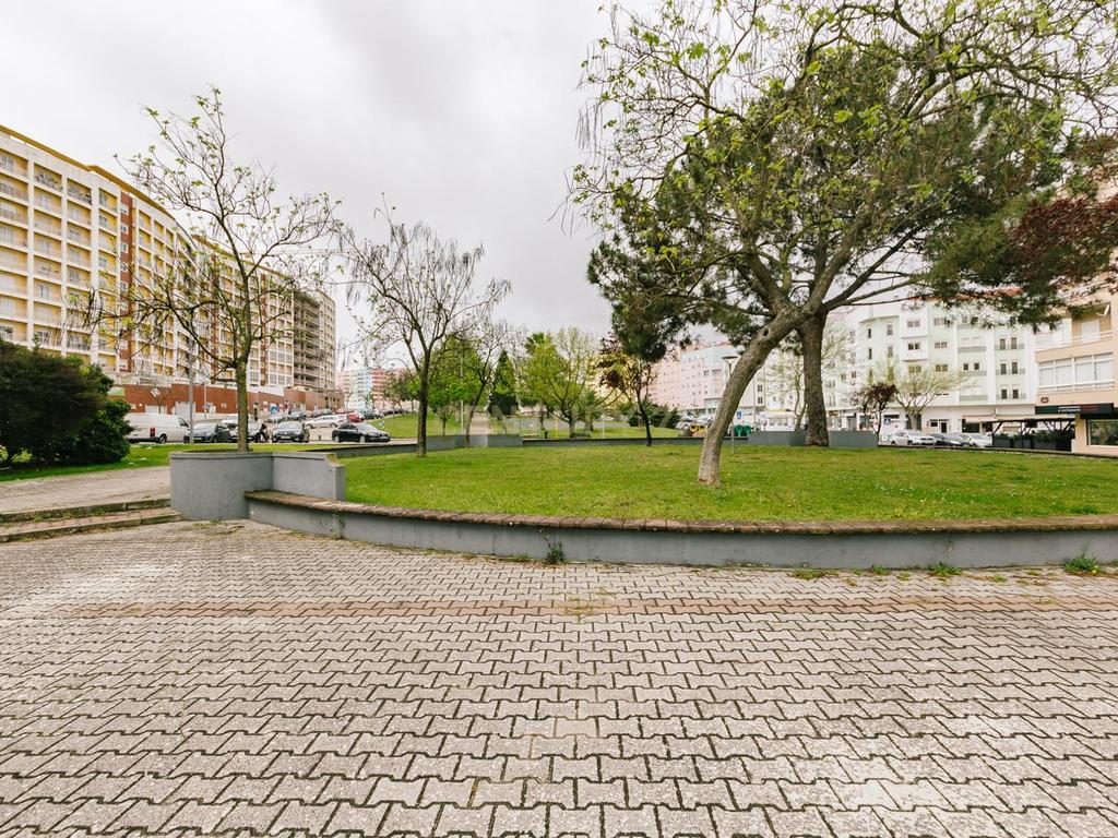 Apartamento T2 em Santa Marta do Pinhal – Corroios - Image 3