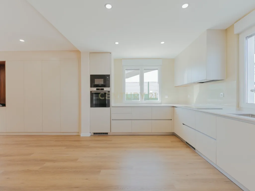🏡 T3 NOVO | 117 m² | PINHAL NOVO | CONFORTO E QUALIDADE - Image 1