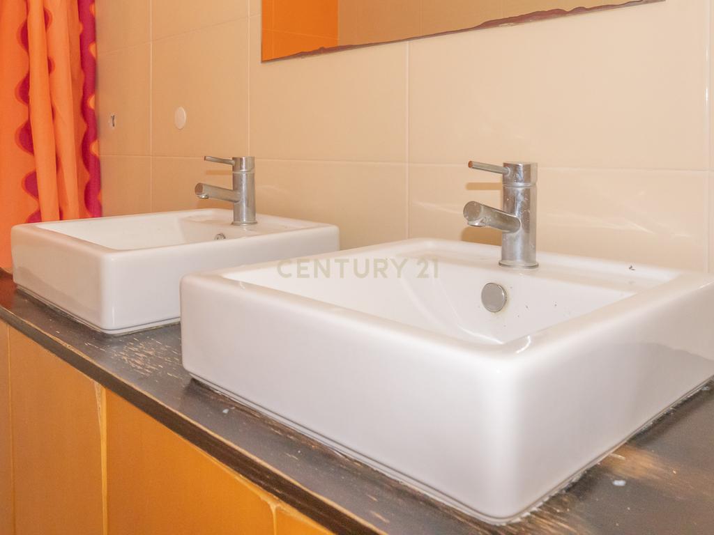Apartamento T3 com Duas Varandas, Garagem Box e Lugar de estacionamento na Vila Serena, Pinhal Novo - Image 36