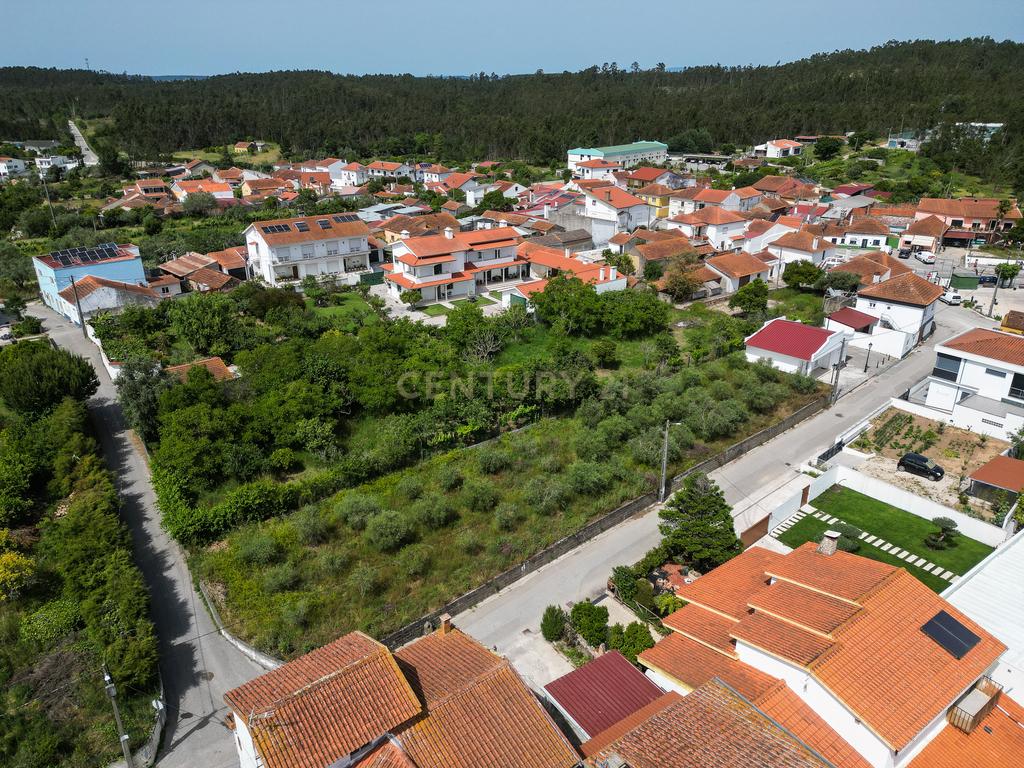 Terreno rústico urbanizável para construção de moradia unifamiliar - Image 1