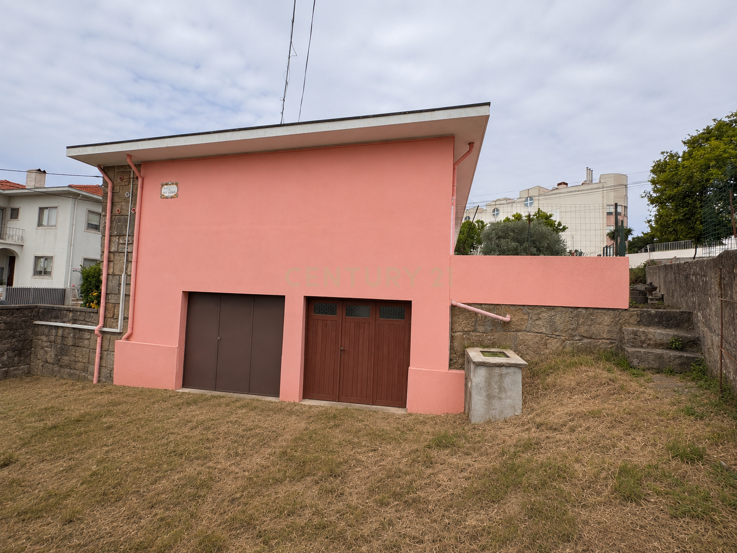 Fotografia 6 de Moradia Arrendada com Contrato Vitalício | Garagem e Terreno | Rio Tinto, Gondomar