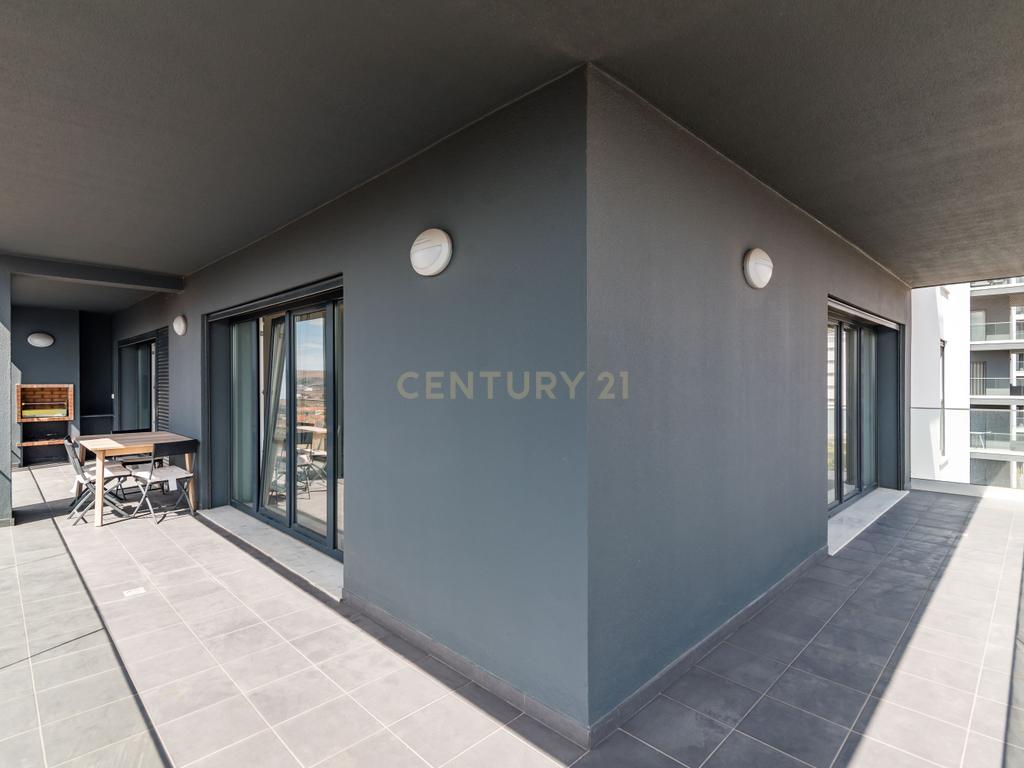 Luxuoso Apartamento T3 em Odivelas com Vista Panorâmica - Image 8