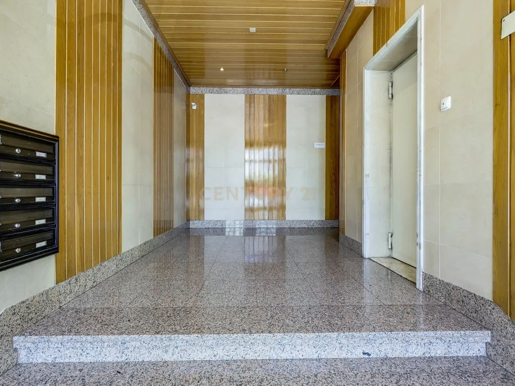 Apartamento T3 em Odivelas com garagem - Conforto e Localização Central - Image 4