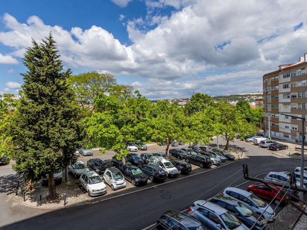 Apartamento T2 na Urbanização Codivel - Odivelas - Image 29
