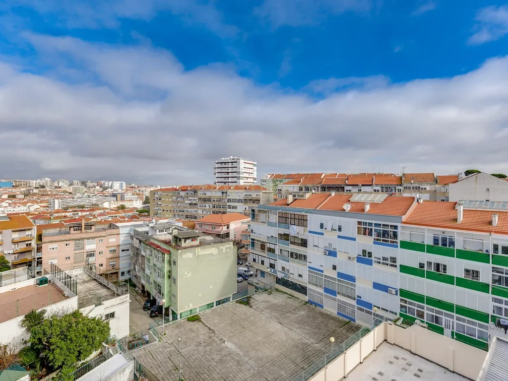 T3 com Vista Panorâmica em Almada: O seu próximo projeto de sonho! ✨ - Image 8
