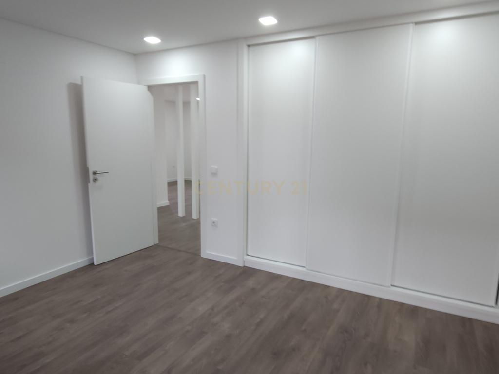 Apartamento novo T2 com Terraço  - Image 7