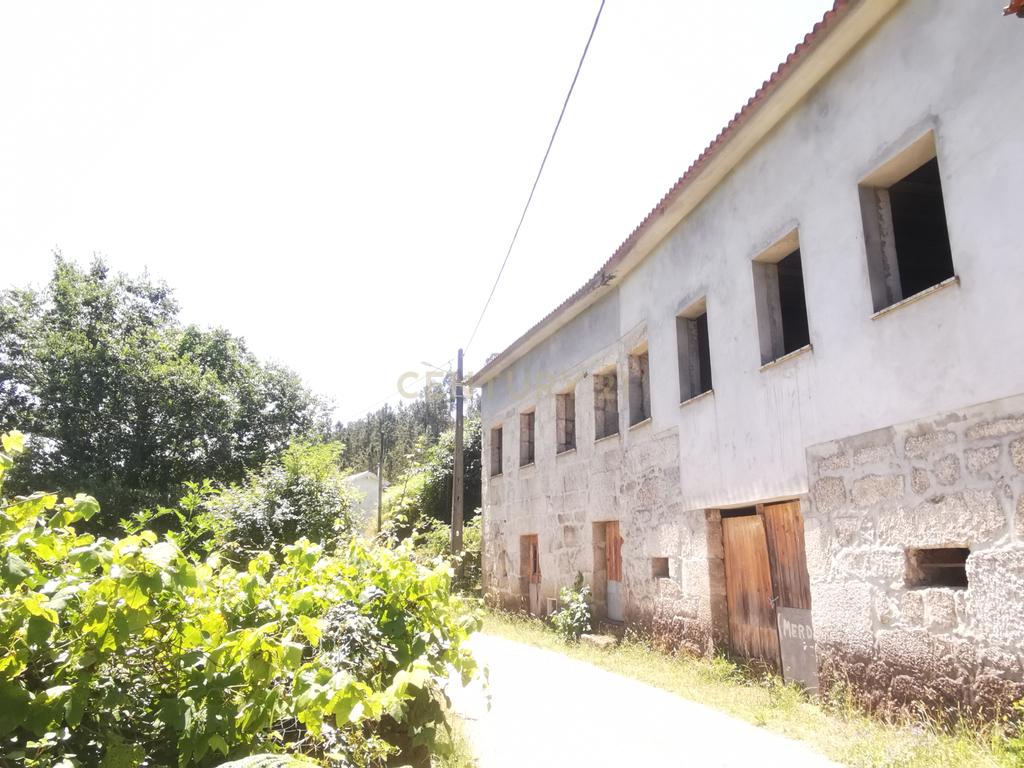 Moradia para recuperar em Sul, São Pedro do Sul - Image 9