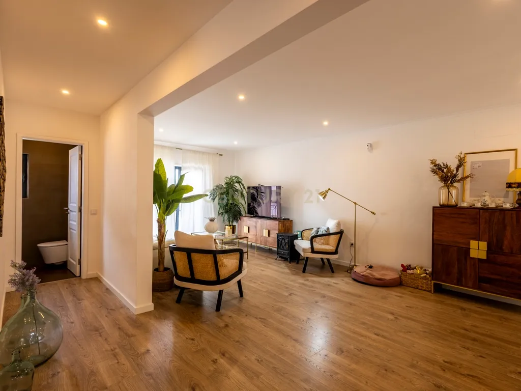 Moradia de Sonho na Charneca da Caparica – Elegância, Conforto e Localização Privilegiada - Image 80