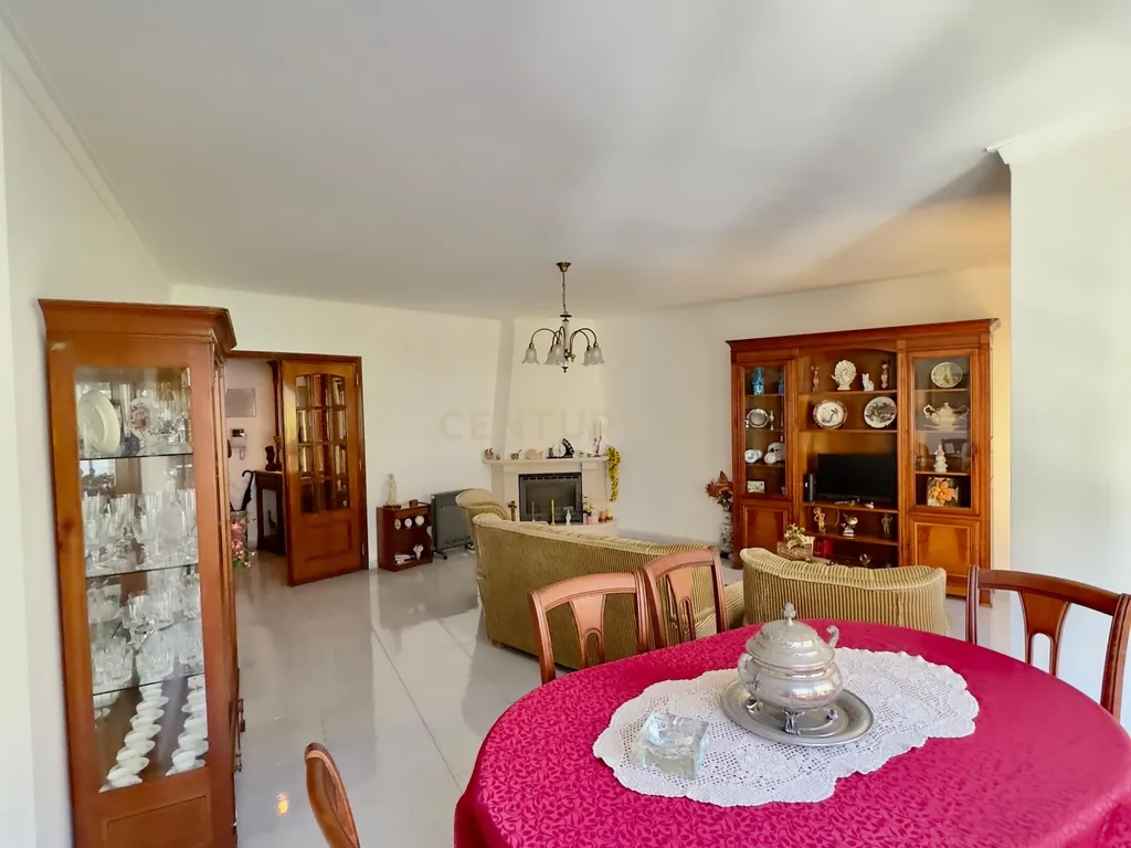 Apartamento T2 em Massamá Norte - Image 3