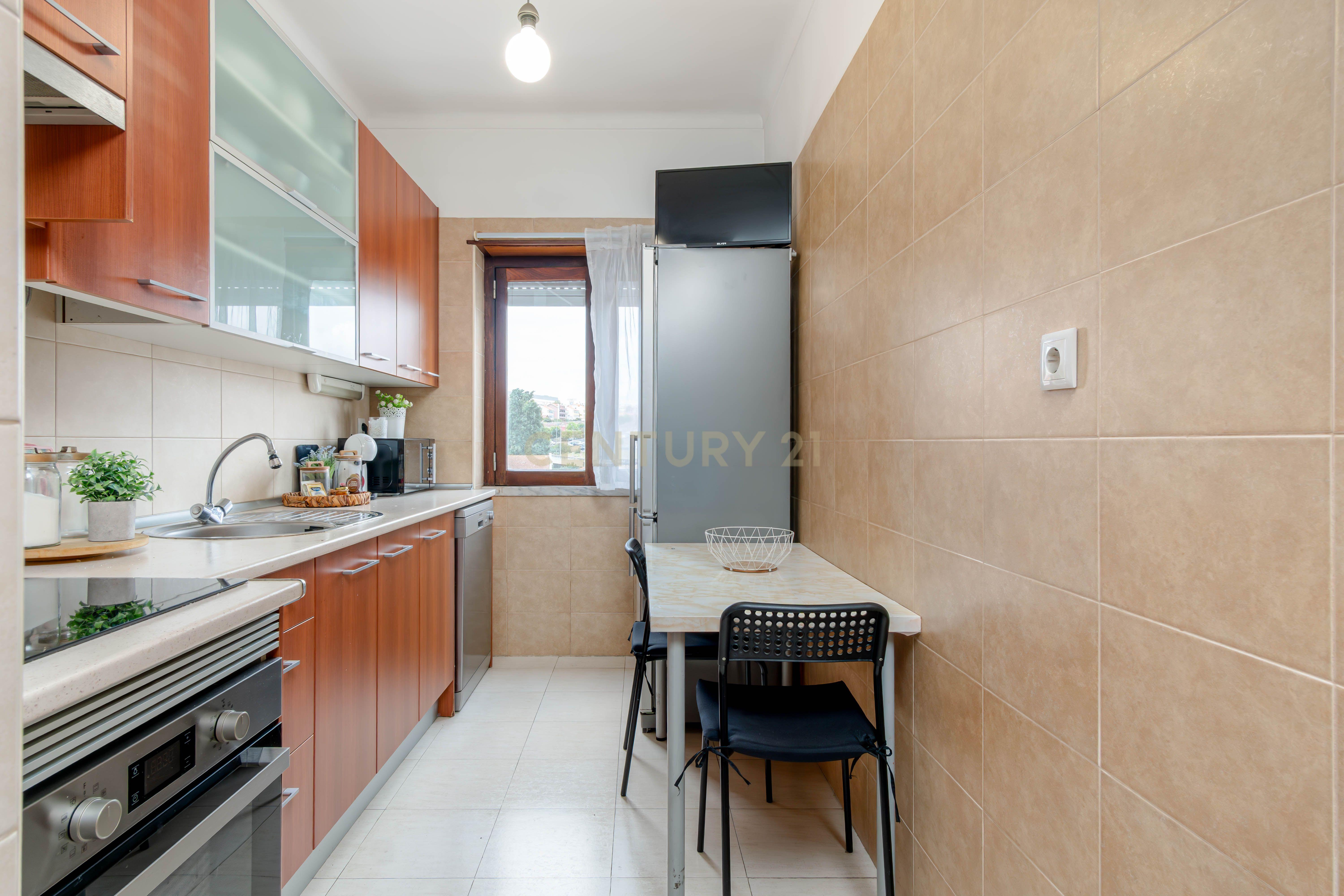 Fotografia 3 de Apartamento  T2 no Cacém  com muita luz natural e com elevador! - CPCV assinado