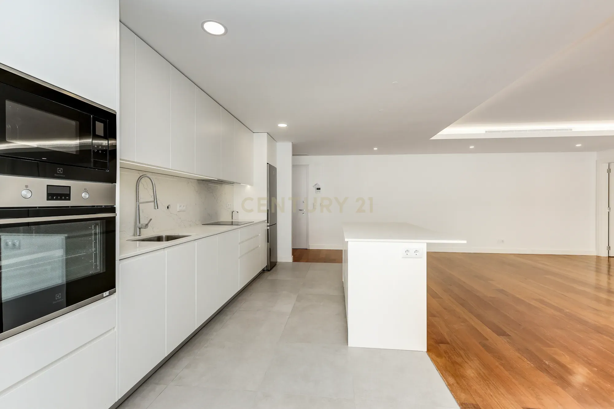 Apartamento T4 à venda em Santa Iria de Azoia, São João da Talha e Bobadela, Loures — foto 4