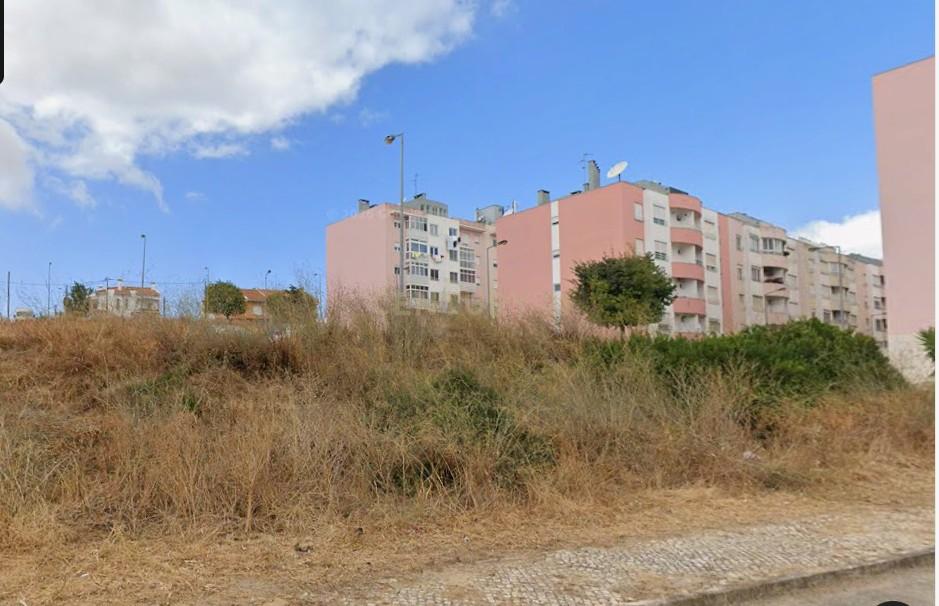 Lote terreno com área de 873,20 m2 para construção de 8 fogos - Image 6