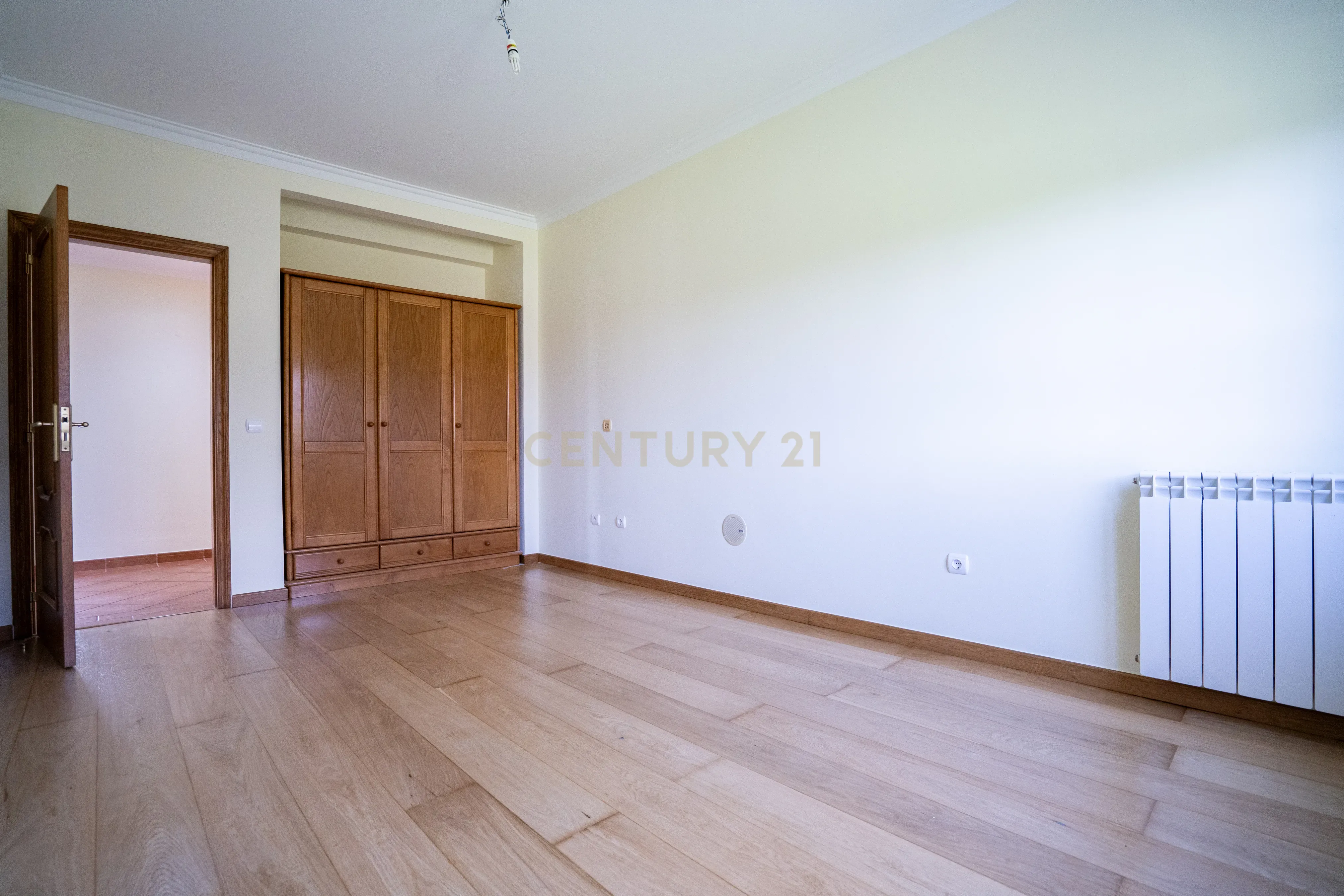 Moradia Térrea T4 na Moita com 3470m2 de Terreno - Image 12