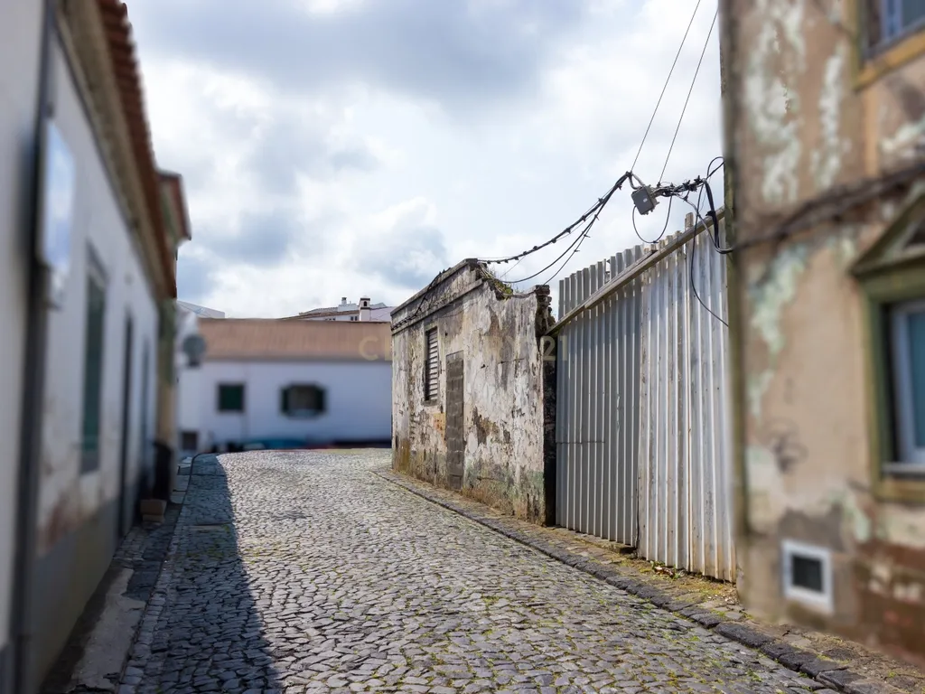 Oportunidade de Investimento - Ruína para Reabilitação no Centro da Ribeira Grande (Matriz) - Image 7