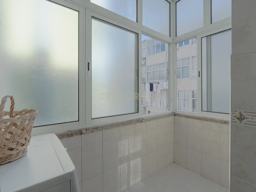 Apartamento T2+1 em Moscavide, Próximo ao Metro - Image 22