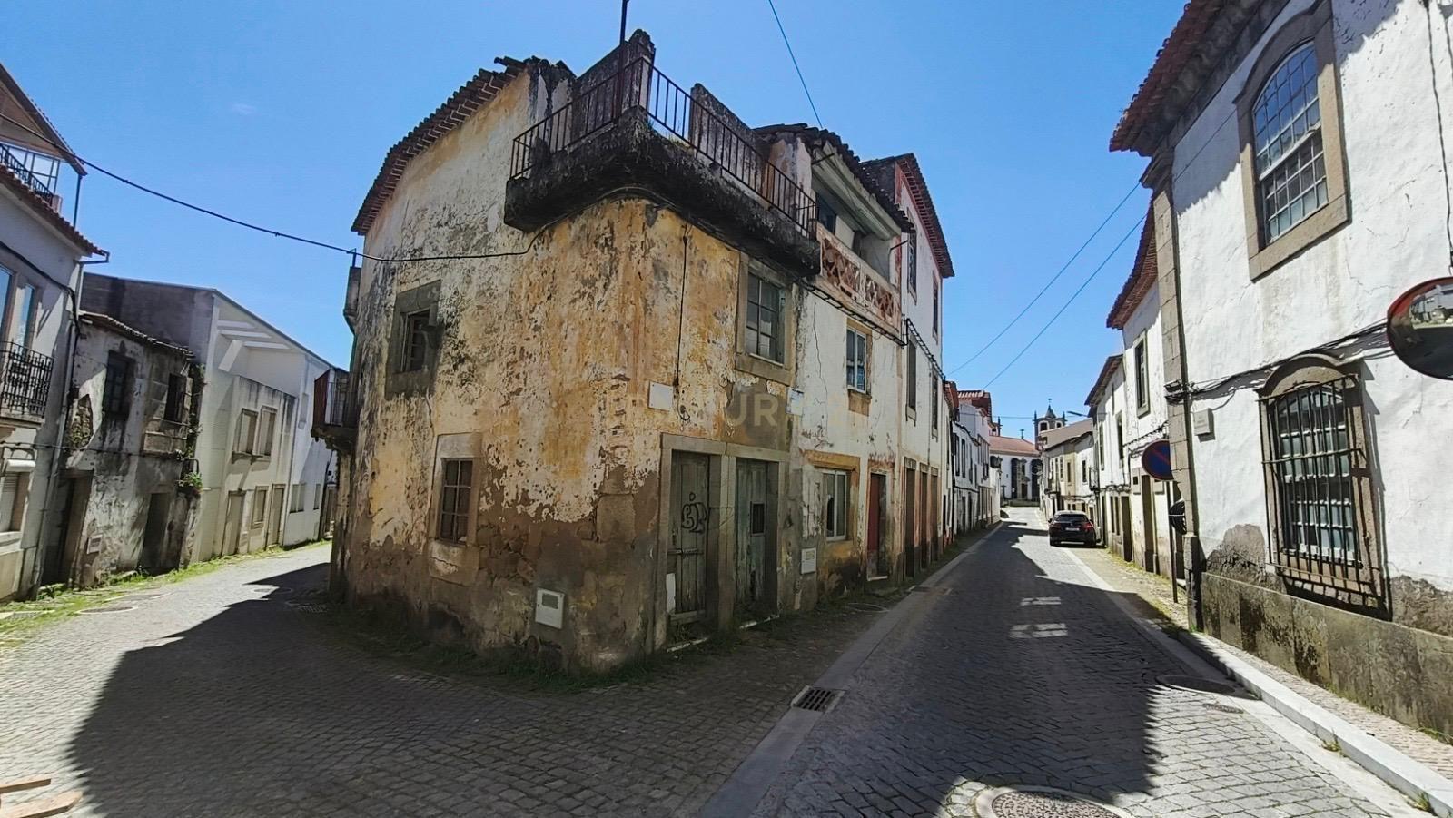 Fotografia 2 de Duas moradias para reabilitar | Um projeto com história e potencial