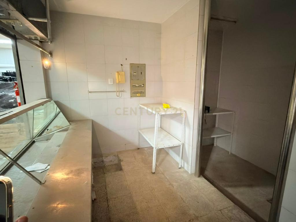 Espaço Comercial em Alcalá de Henares, Madrid - 38m² - Image 3