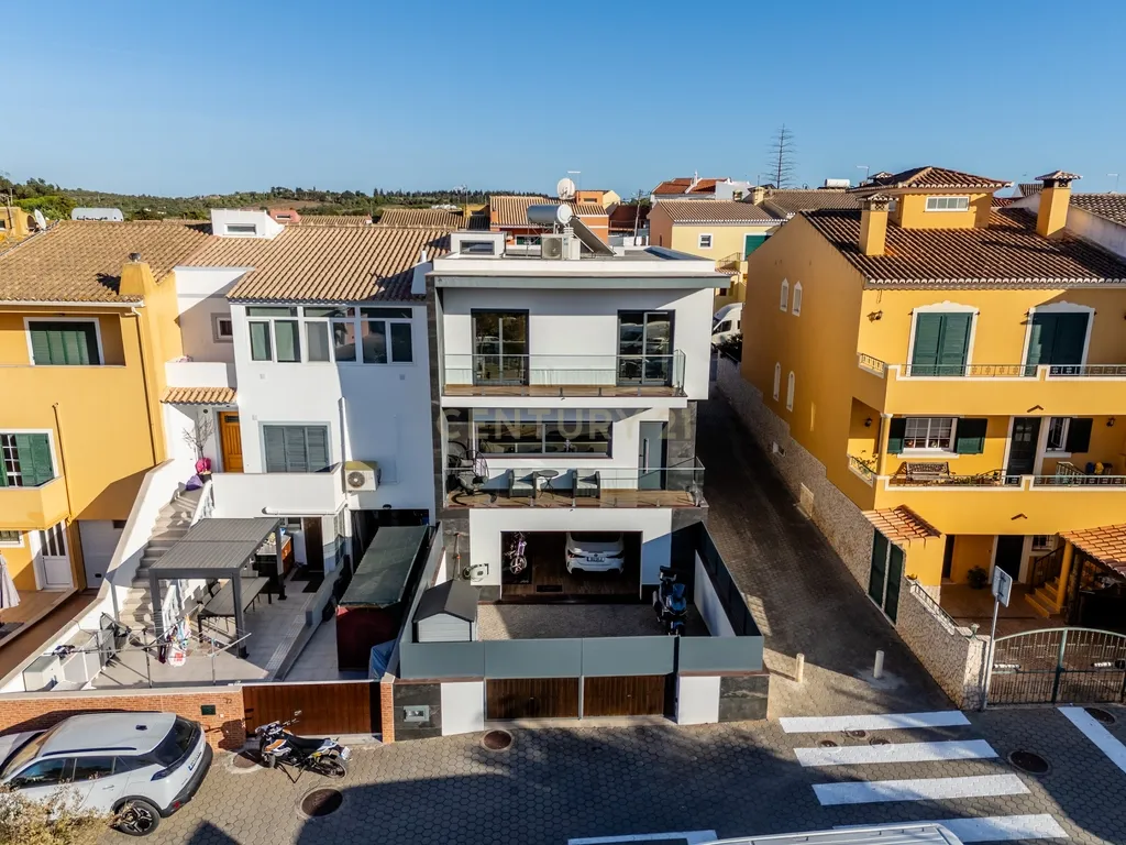 MORADIA MODERNA T3 COM GARAGEM EM ODIÁXERE - Image 34
