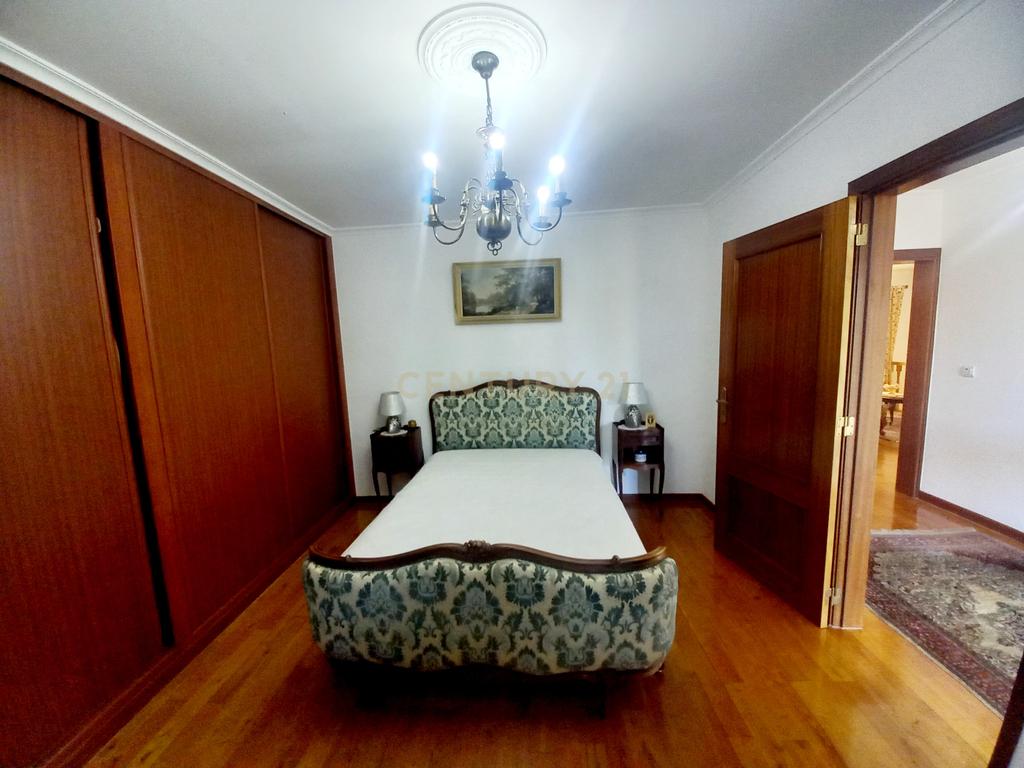  Moradia T4 com Vista Panorâmica em Chaves - Image 16