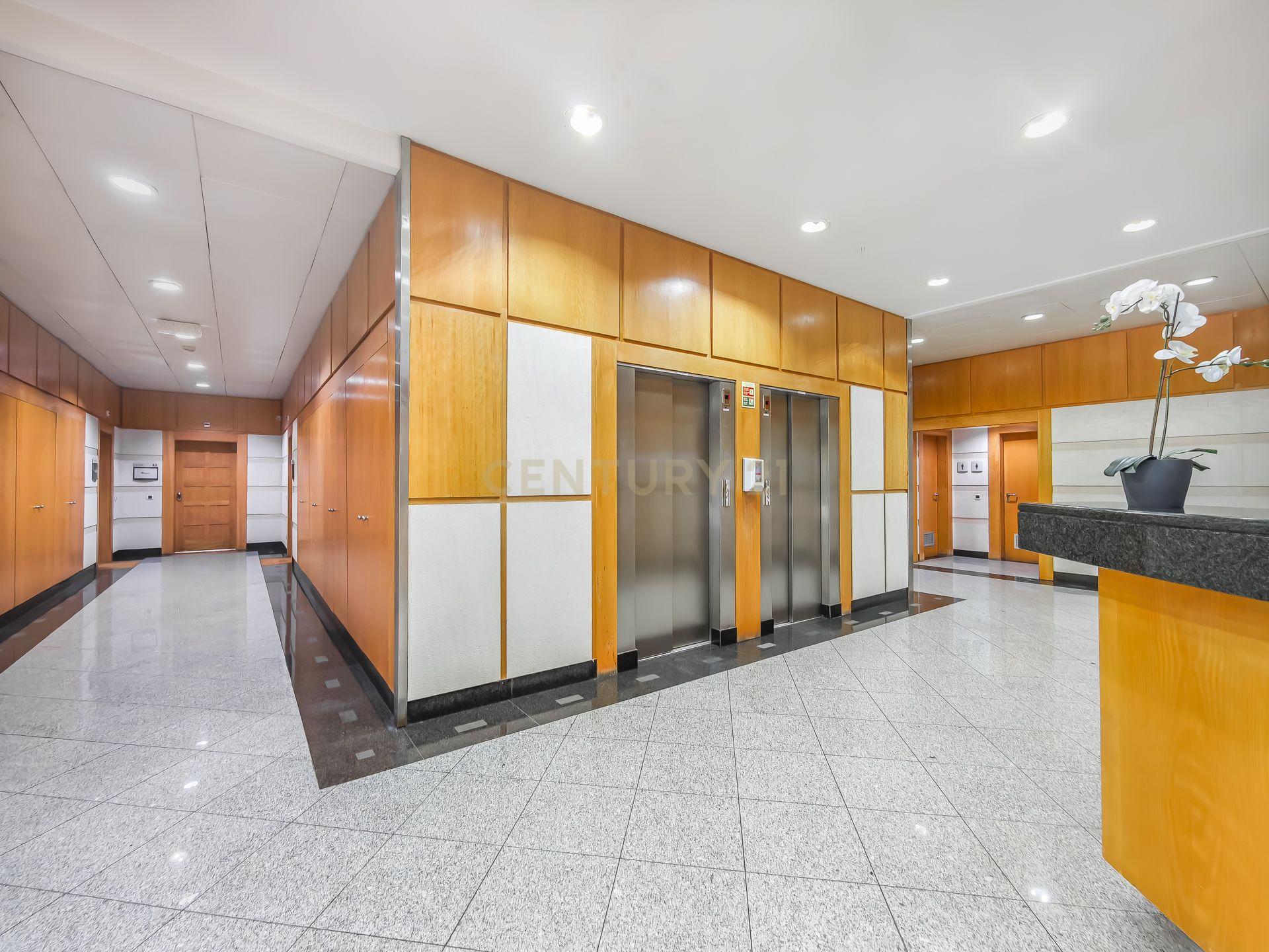 Fotografia 7 de Arrendamento de escritório com 2 salas de reuniões e sala comum | Arrecadação | 1 Parqueamento Beloura Office Park