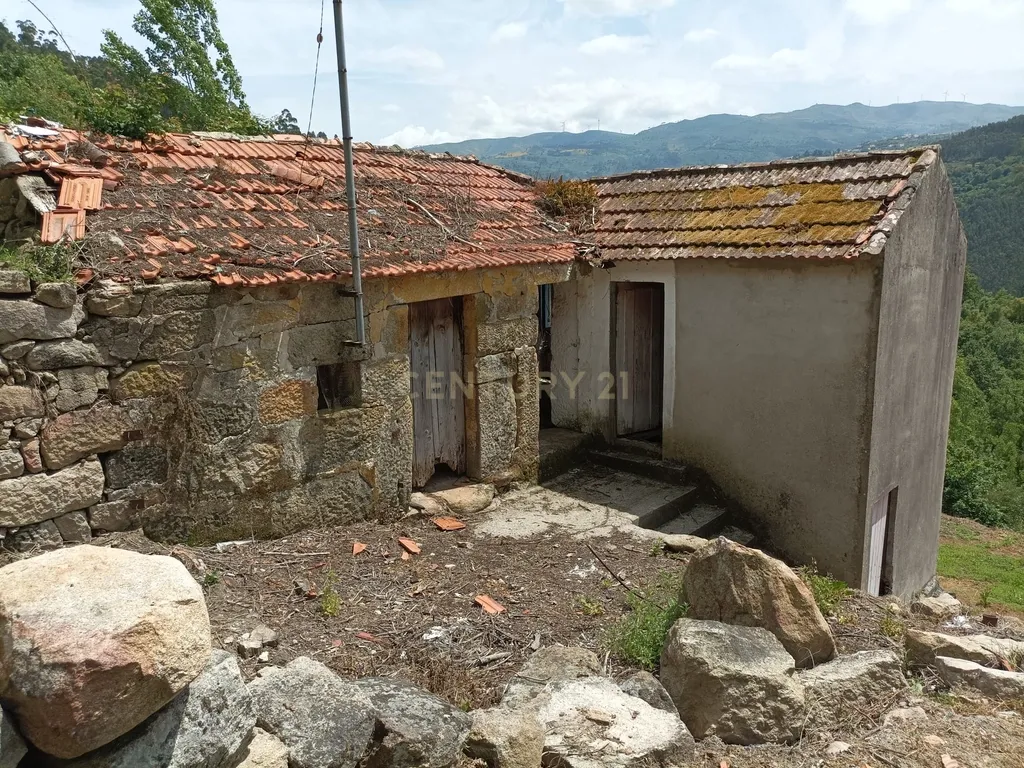 Oportunidade Única: Moradia para reconstrução em Penha Longa, Marco de Canaveses - Image 10