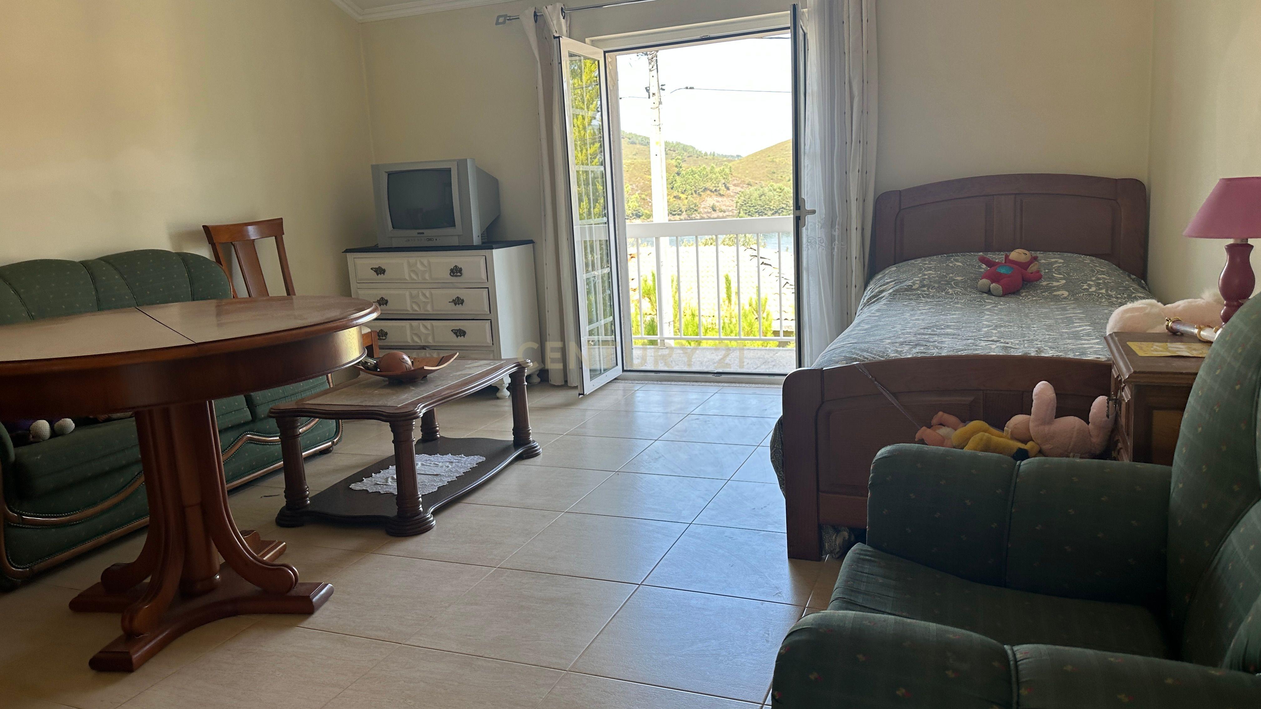 Fotografia 5 de Moradia Exclusiva em "Ilha" Privativa na Albufeira de Venda Nova – Gerês