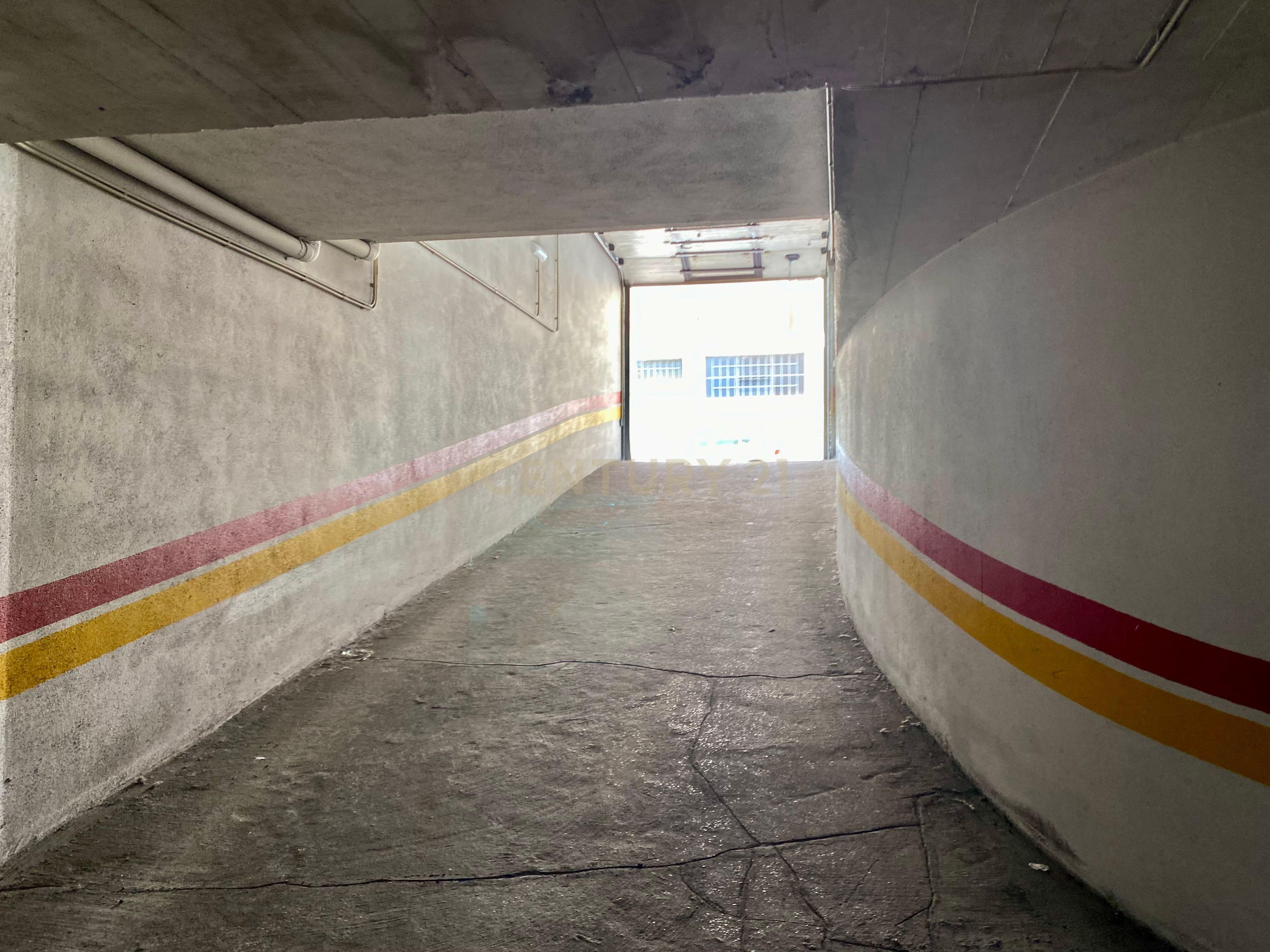 Fotografia 6 de Garagem-Box com 52m2 | Brandoa