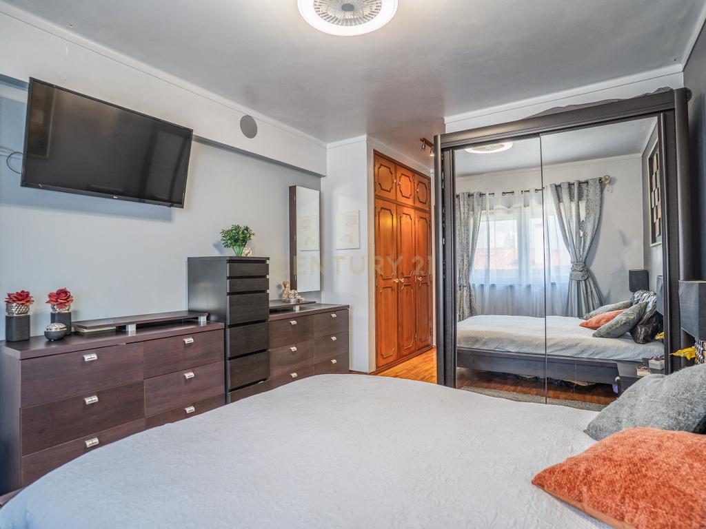 Apartamento Duplex T3+2 com Garagem Box - Image 17